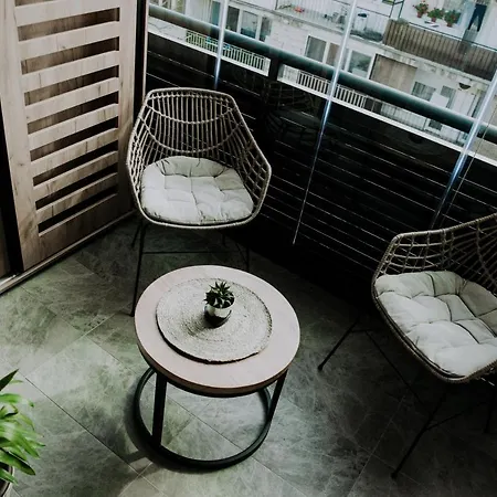 Pelagic Apartment *